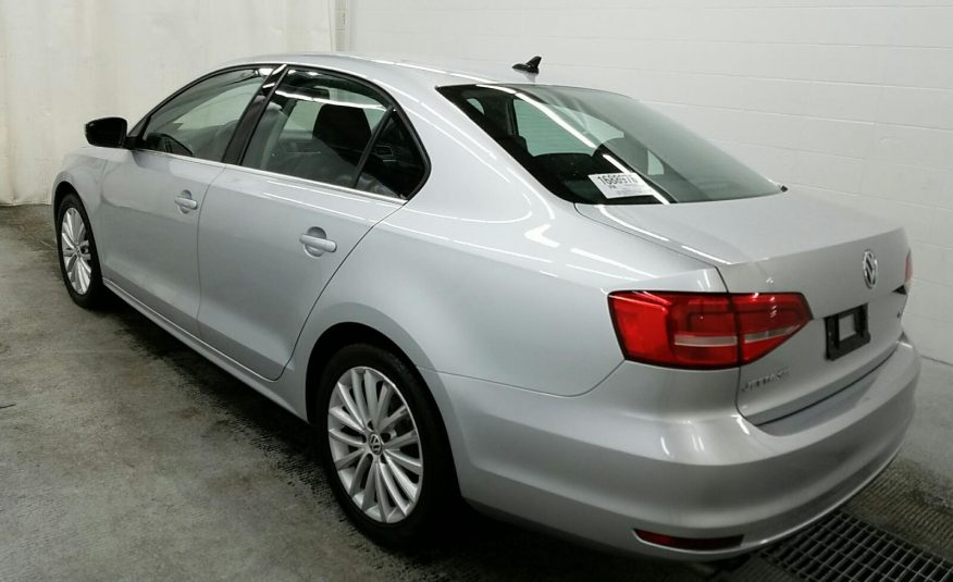 2015 Volkswagen JETTA SE W/CONNE