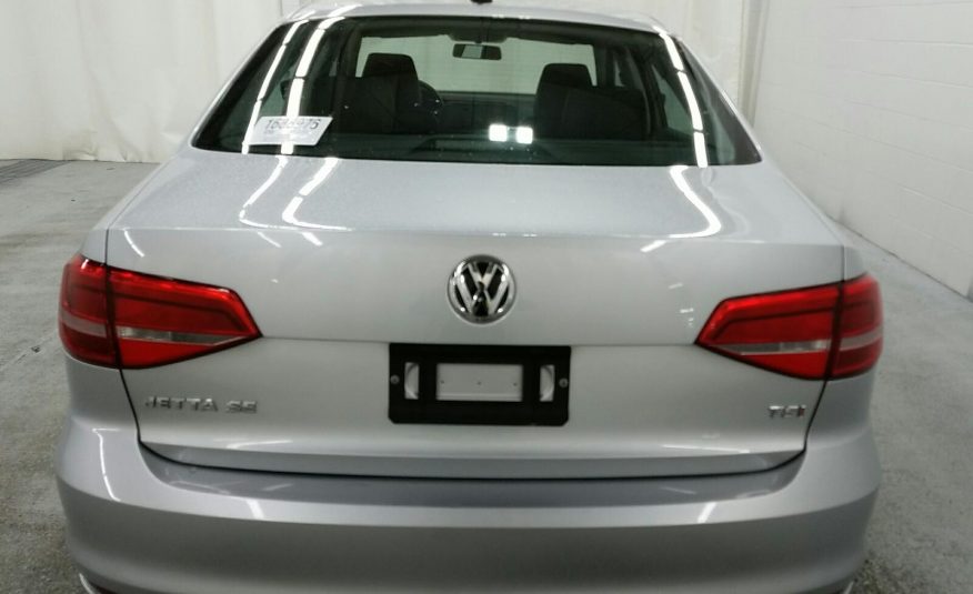 2015 Volkswagen JETTA SE W/CONNE