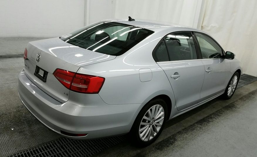 2015 Volkswagen JETTA SE W/CONNE