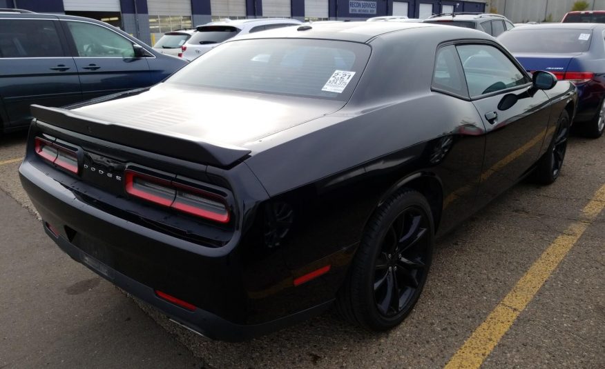 2016 Dodge CHALLENGER V6 SXT