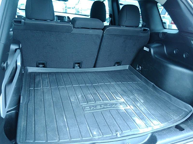 2017 Jeep CHEROKEE 4X4 4C LATITUDE