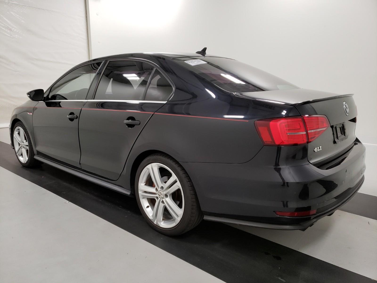 2016 Volkswagen JETTA GLI SE