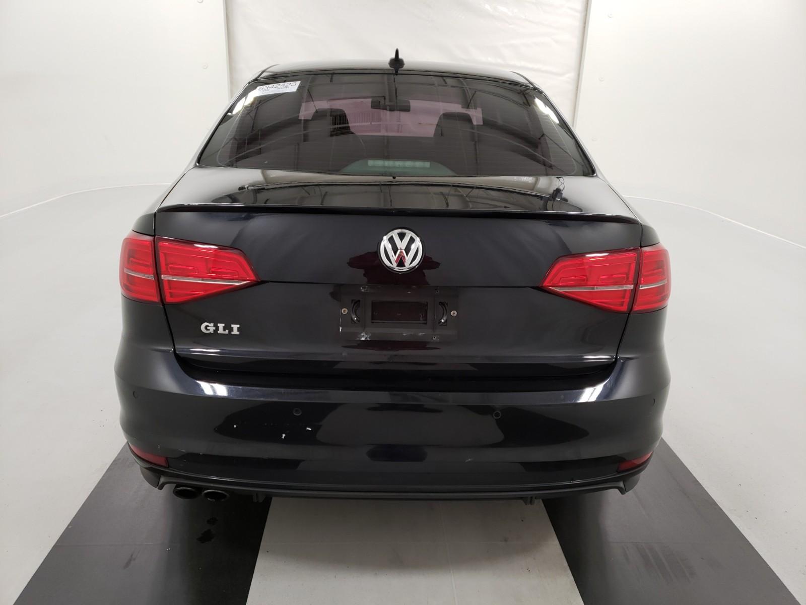 2016 Volkswagen JETTA GLI SE