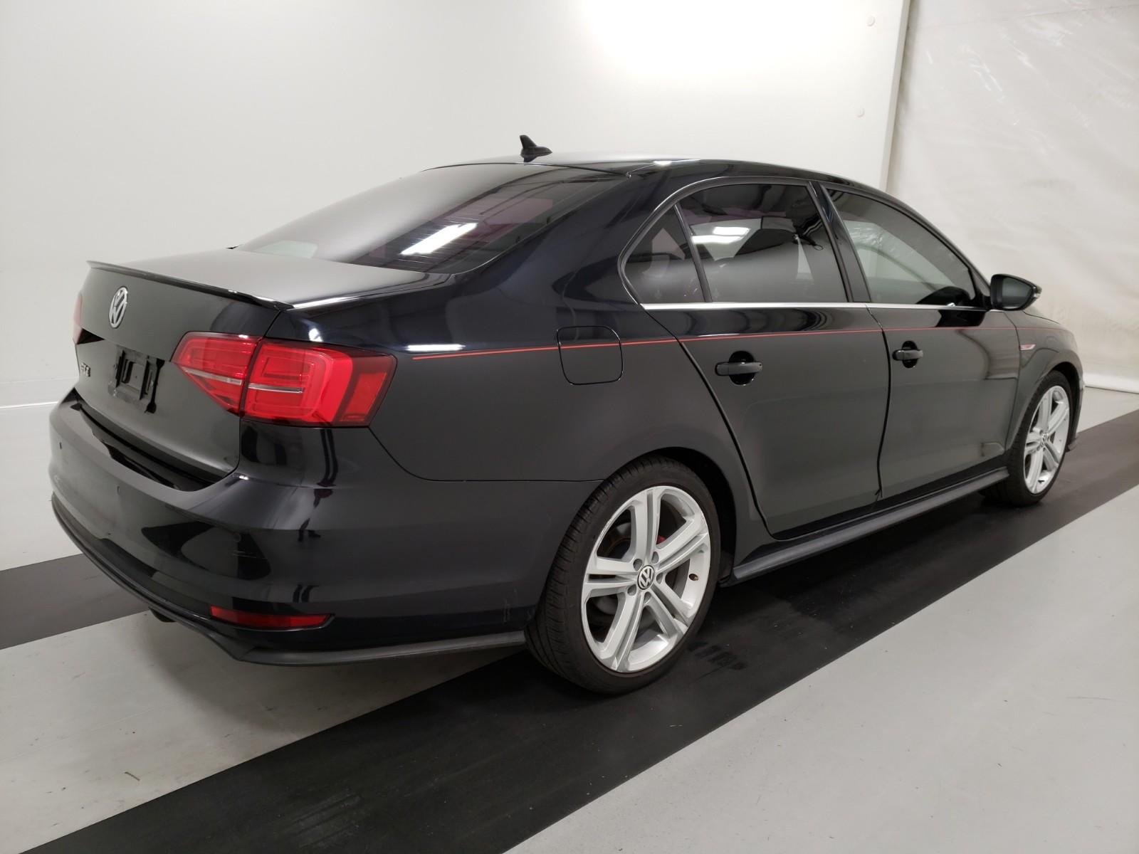 2016 Volkswagen JETTA GLI SE