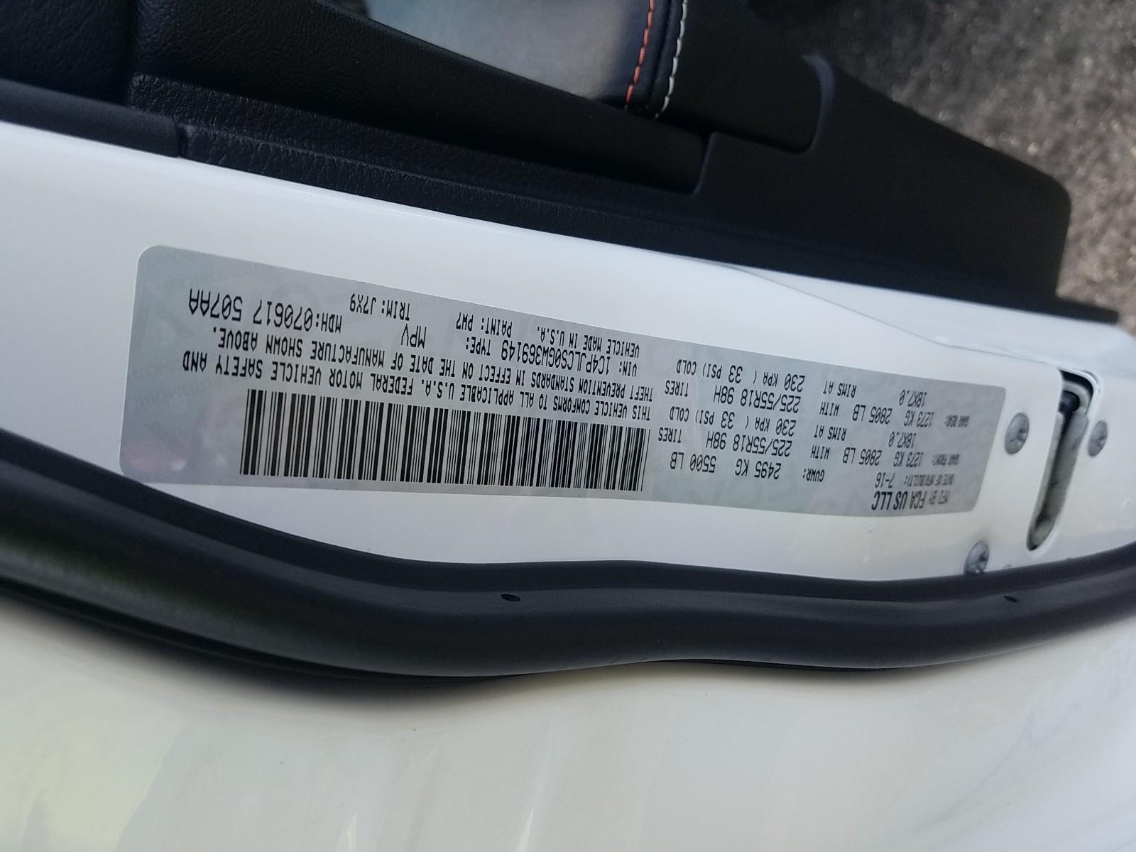 2016 Jeep CHEROKEE FWD V6 ANNIVERSAR