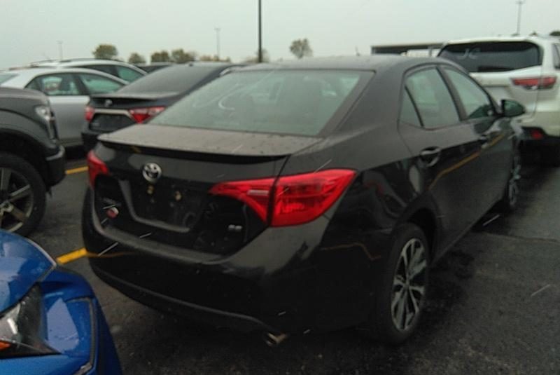 2017 Toyota COROLLA SE