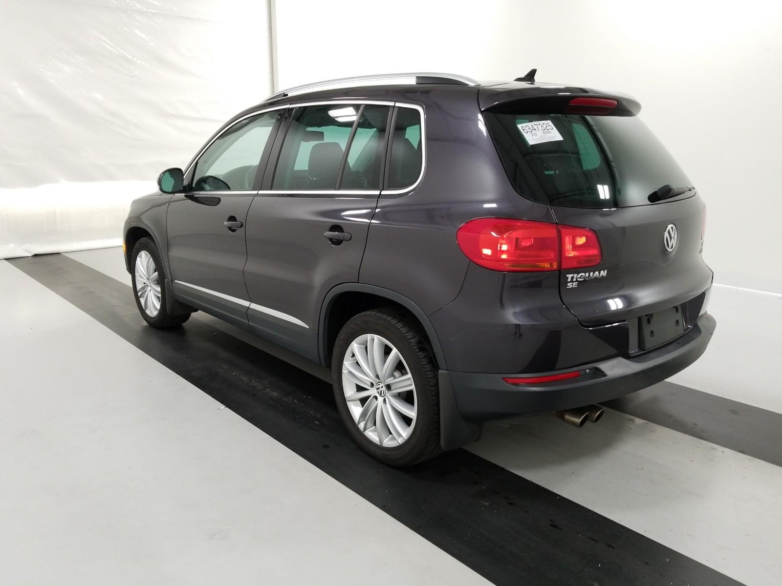 2016 Volkswagen TIGUAN AWD SE