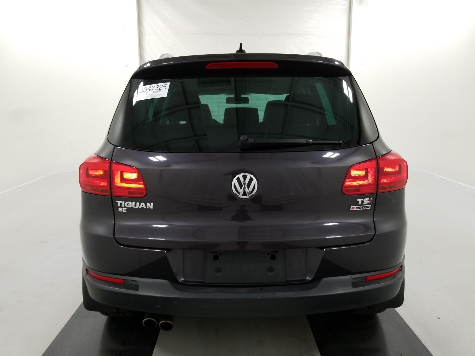 2016 Volkswagen TIGUAN AWD SE