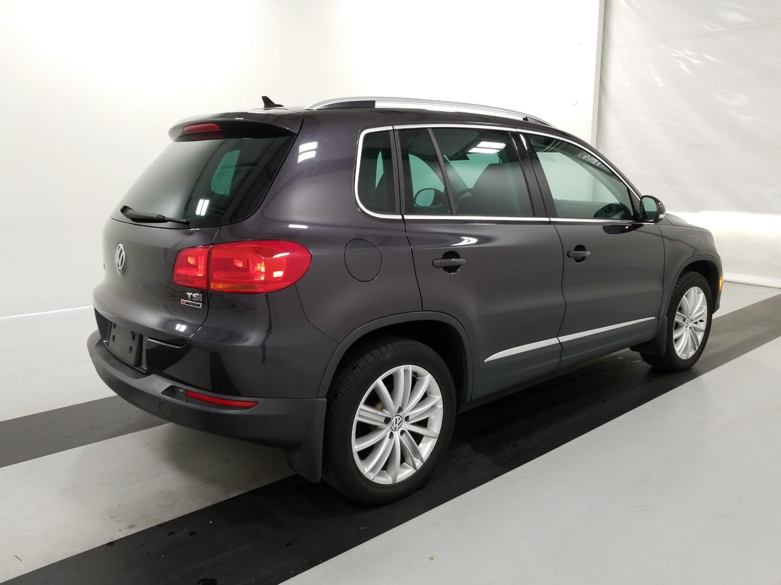 2016 Volkswagen TIGUAN AWD SE