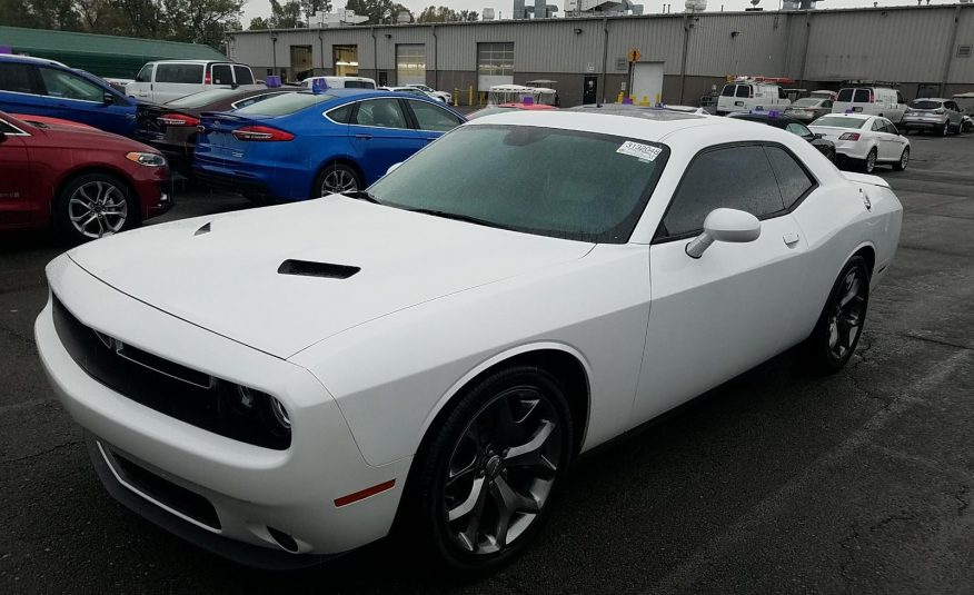 2016 Dodge CHALLENGER V6 SXT PLUS