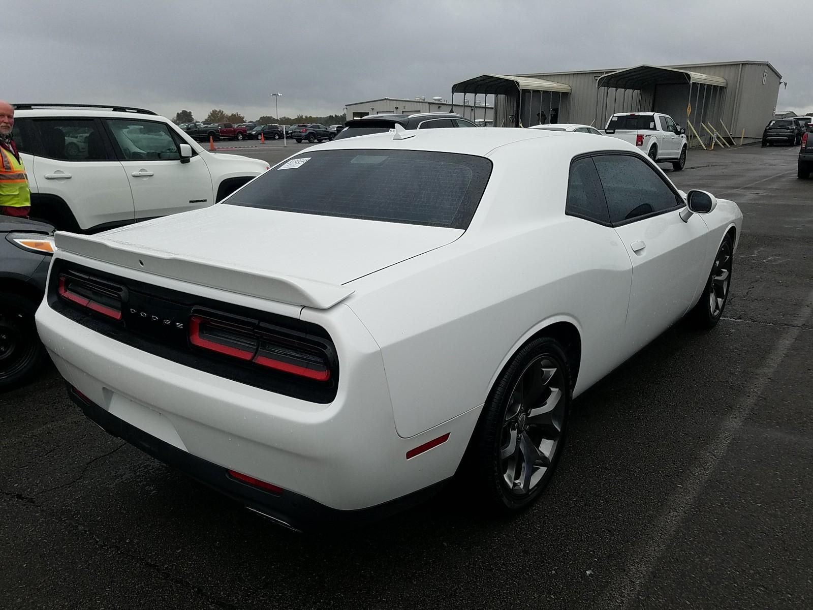 2016 Dodge CHALLENGER V6 SXT PLUS