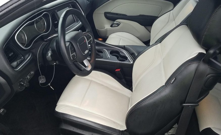 2016 Dodge CHALLENGER V6 SXT PLUS