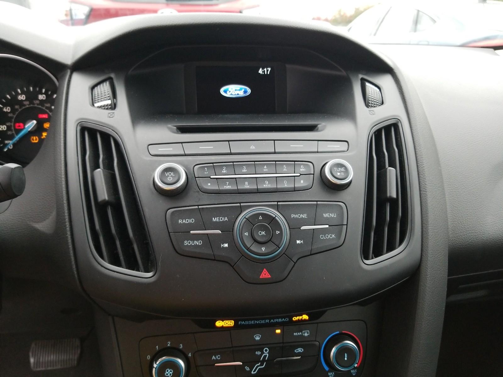 2016 Ford FOCUS FWD 4C SE