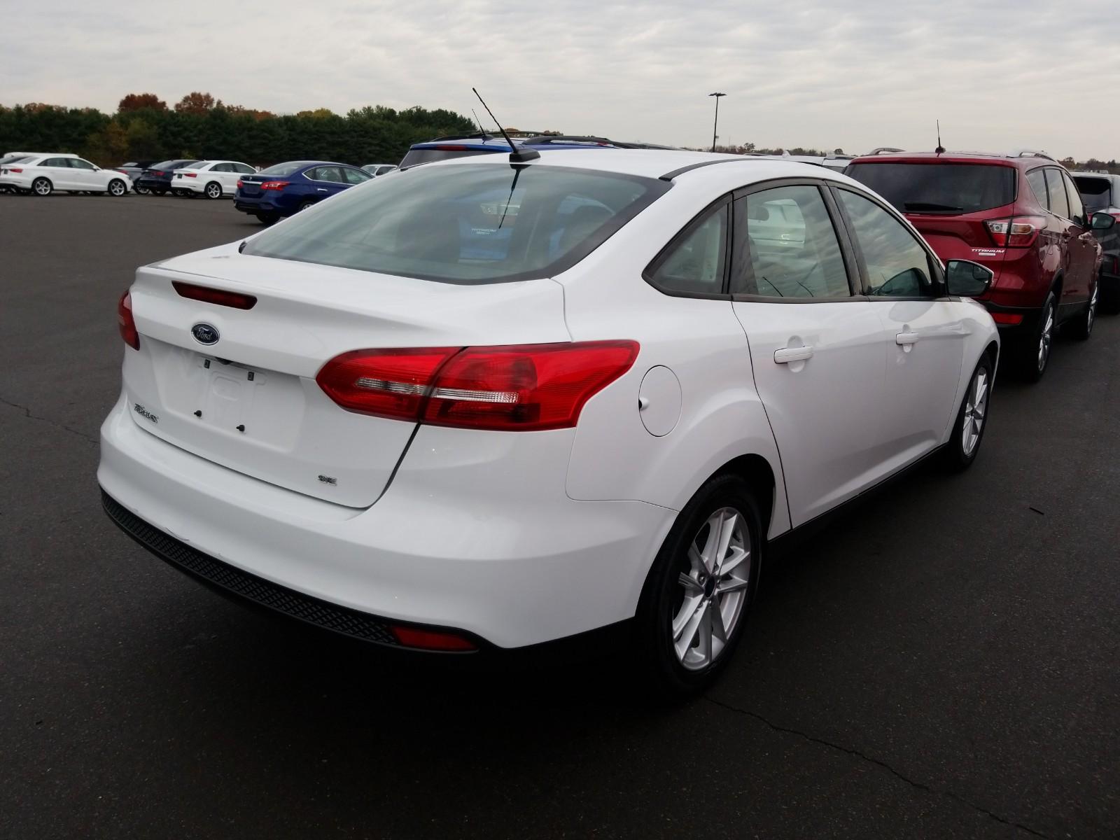 2016 Ford FOCUS FWD 4C SE