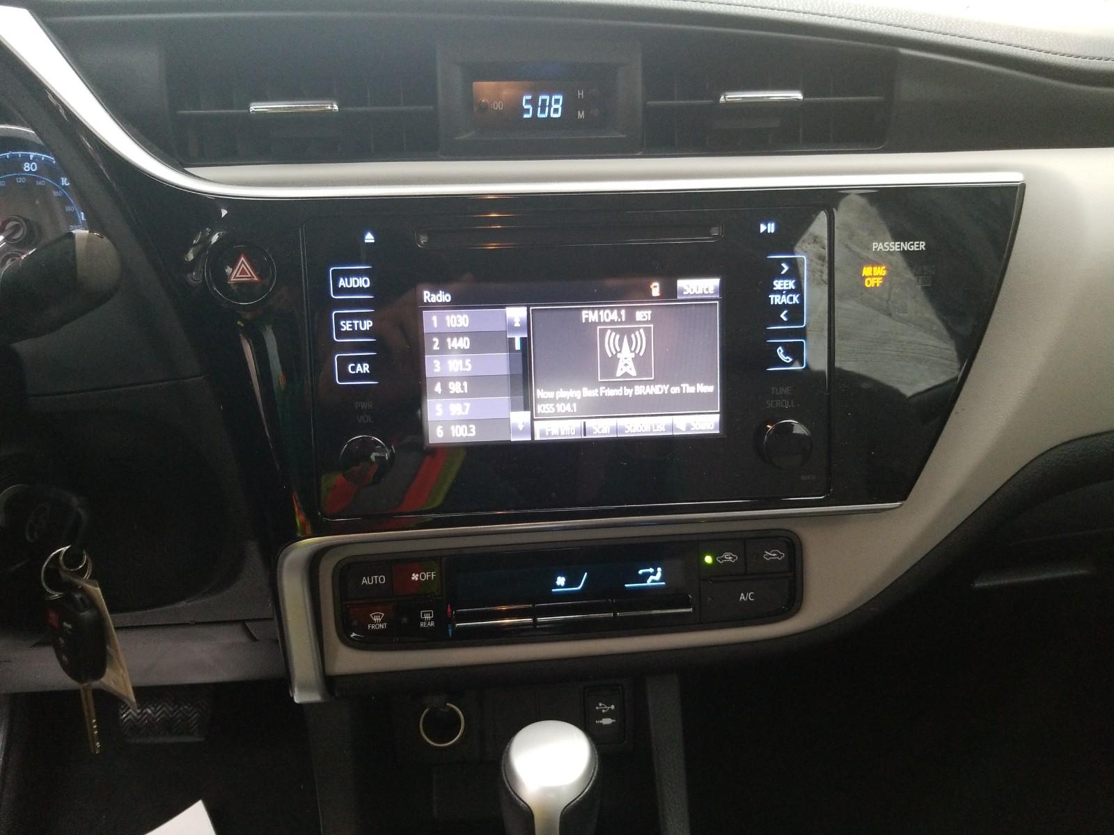 2017 Toyota COROLLA LE