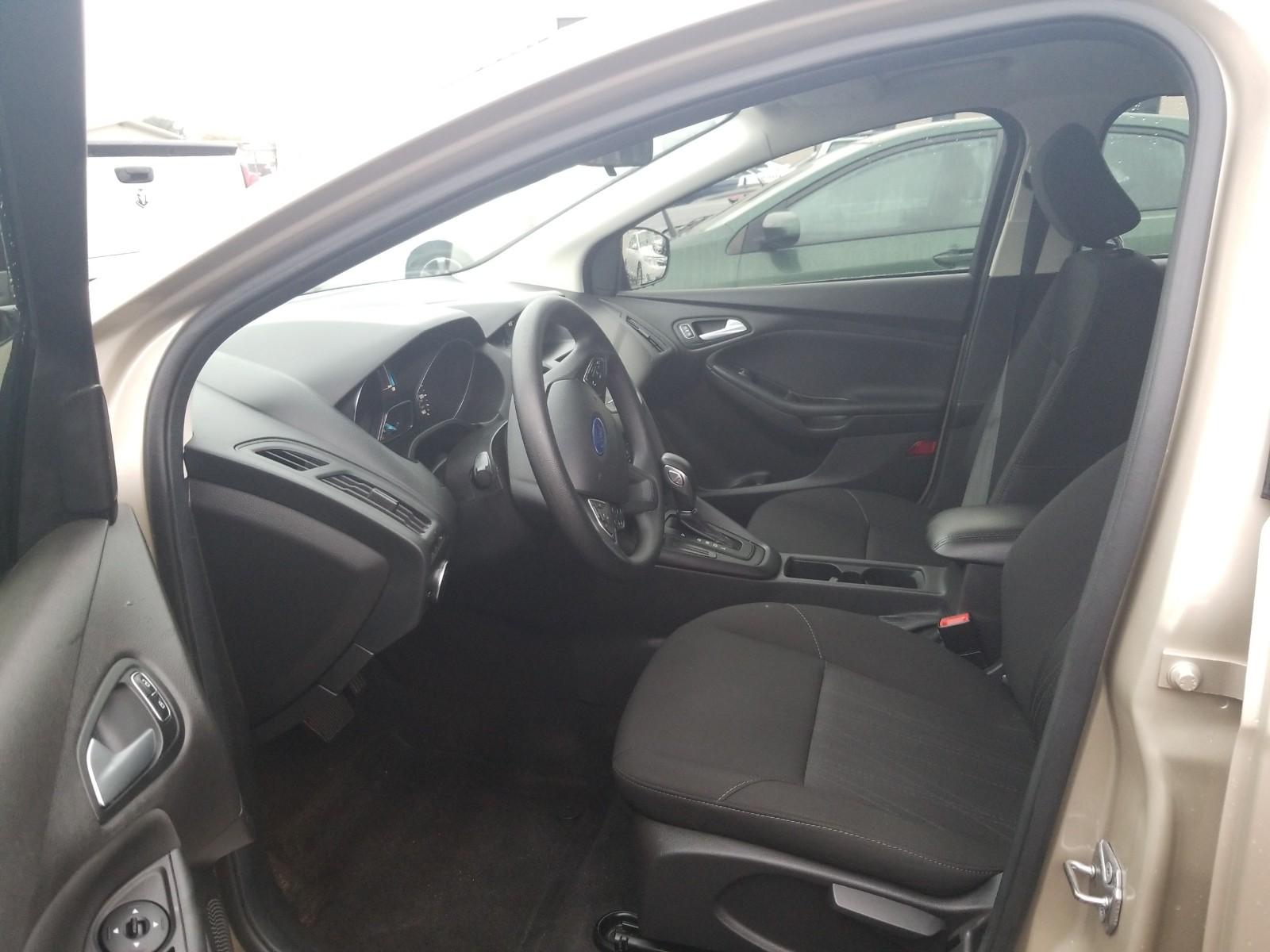 2017 Ford FOCUS FWD 4C SE
