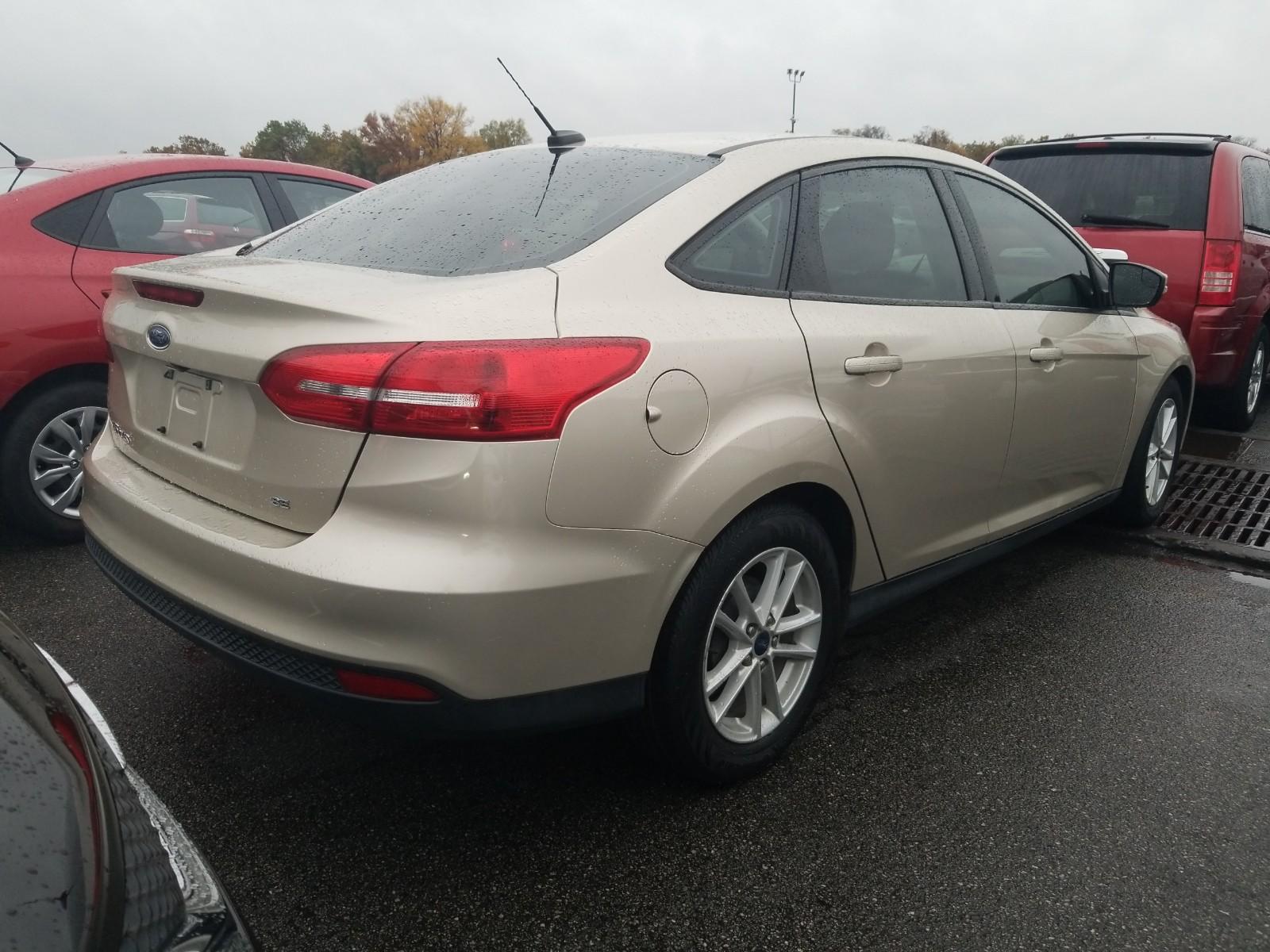 2017 Ford FOCUS FWD 4C SE