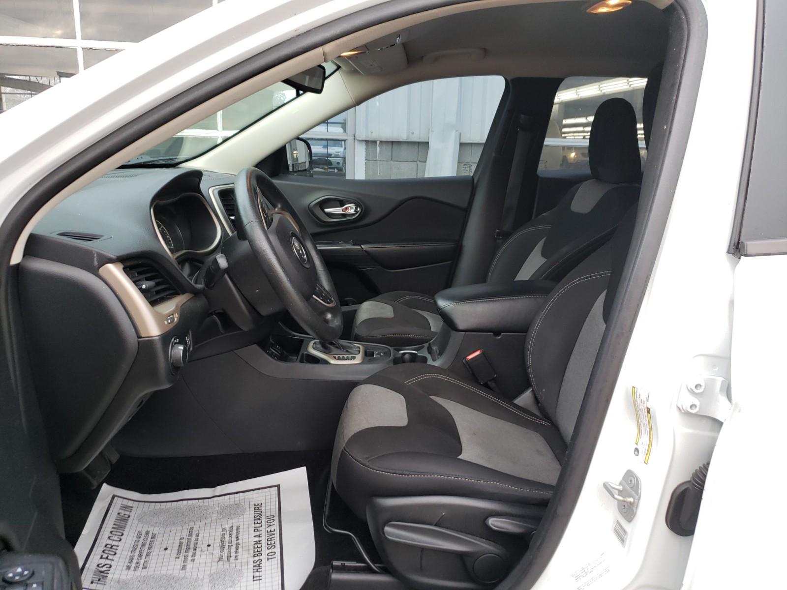 2014 Jeep CHEROKEE FWD 4C SPORT