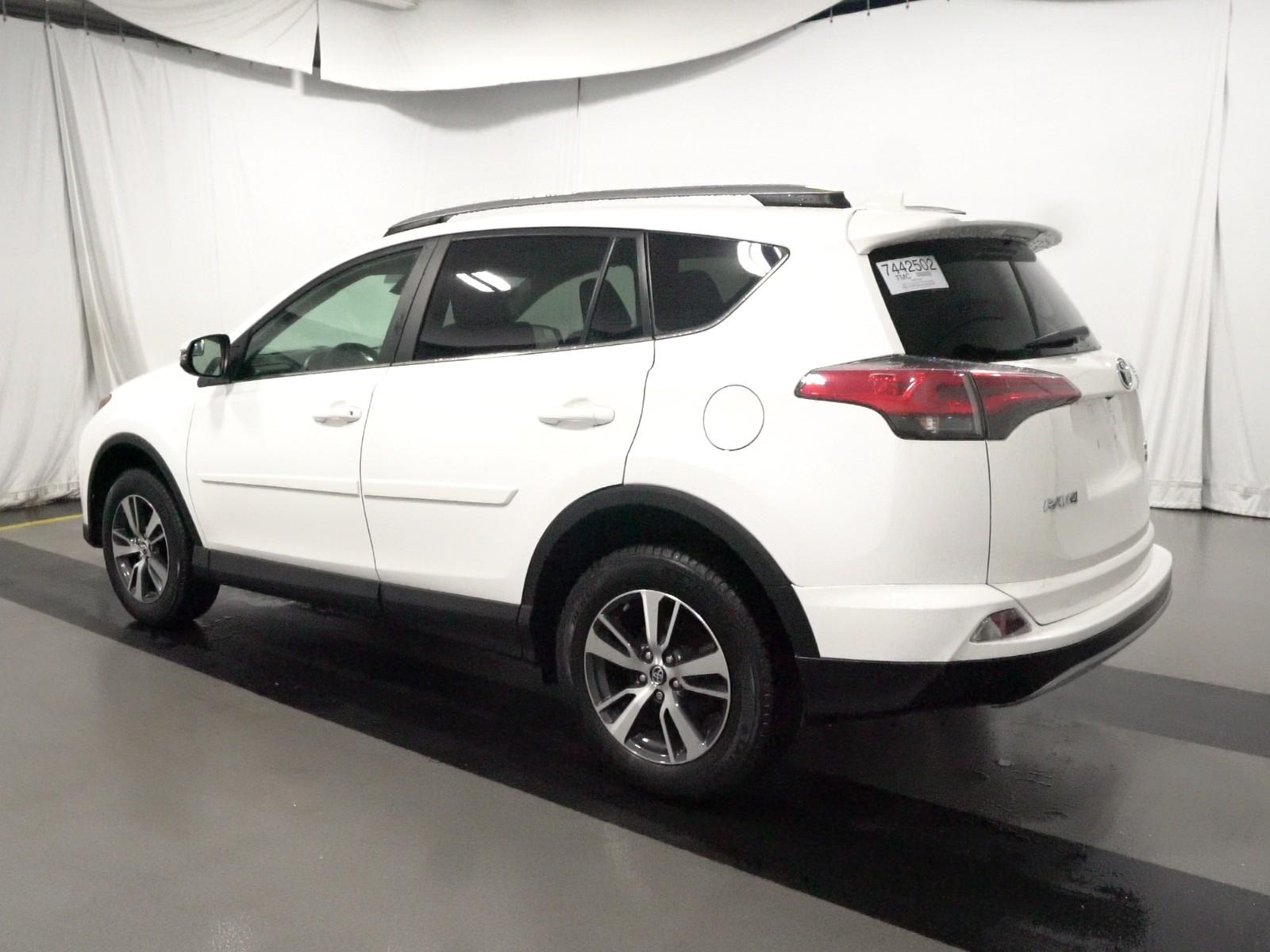 2017 Toyota RAV4 AWD XLE