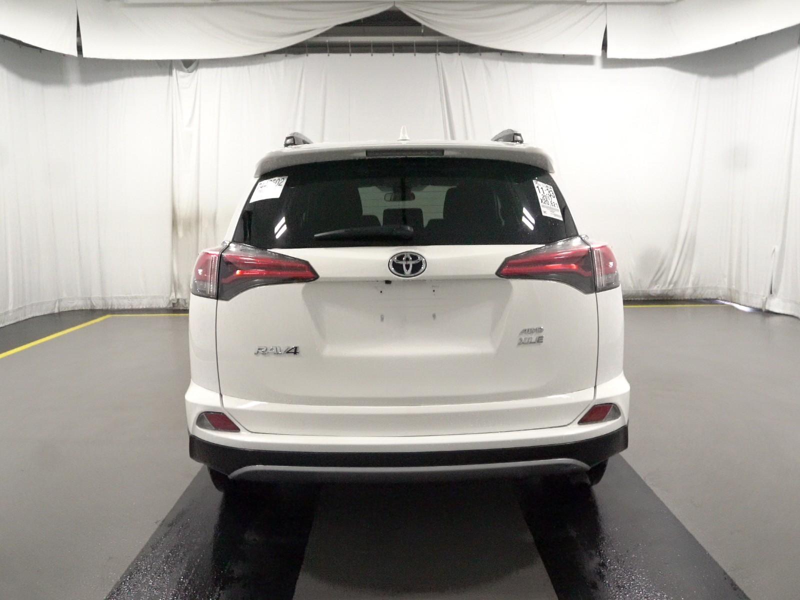 2017 Toyota RAV4 AWD XLE