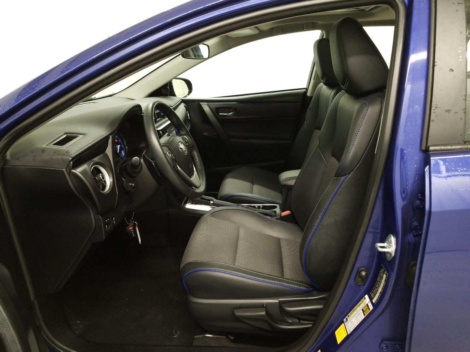 2017 Toyota COROLLA SE