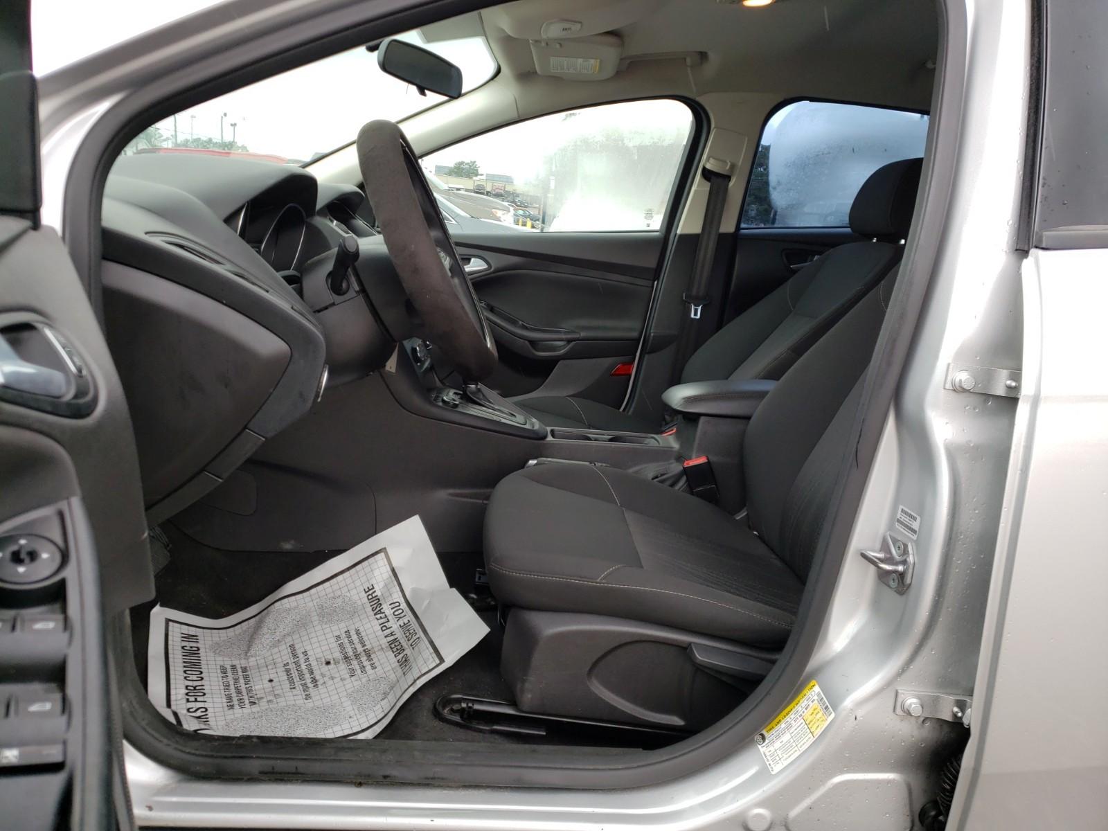 2016 Ford FOCUS FWD 4C SE