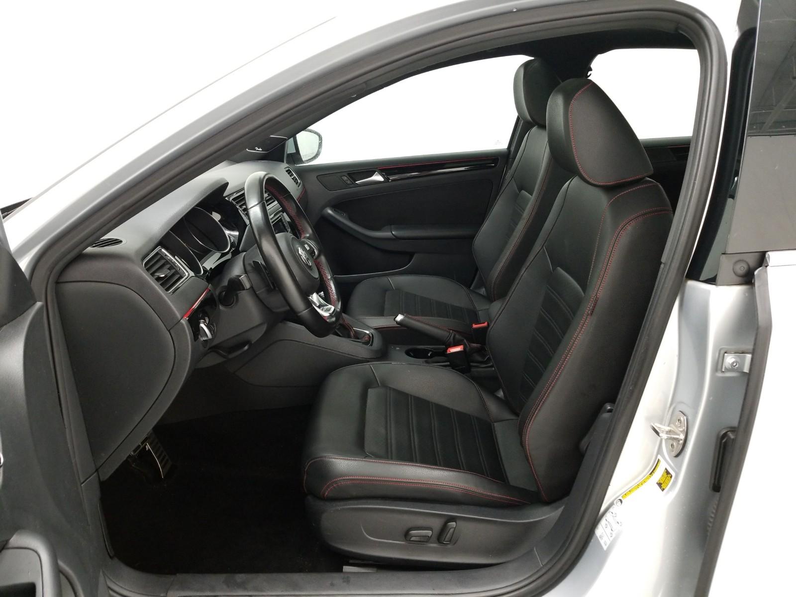 2016 Volkswagen JETTA GLI SE