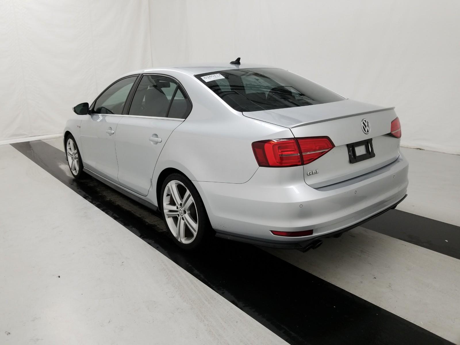 2016 Volkswagen JETTA GLI SE