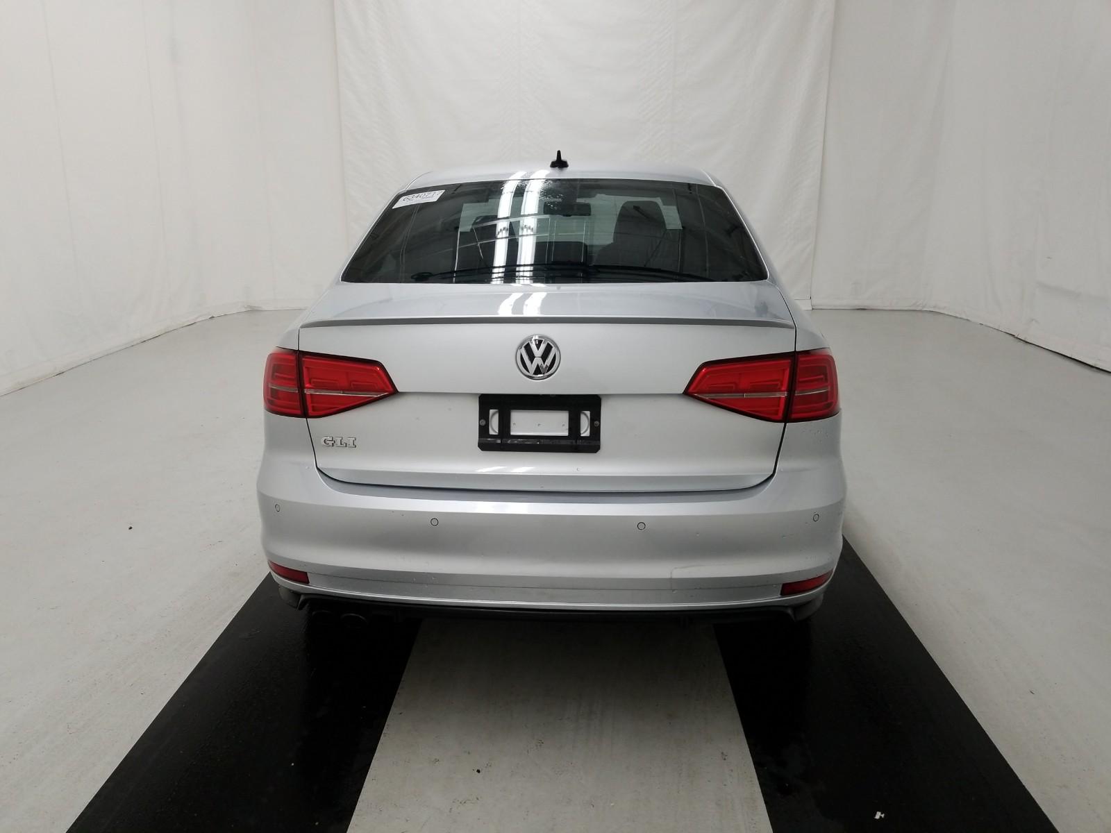 2016 Volkswagen JETTA GLI SE