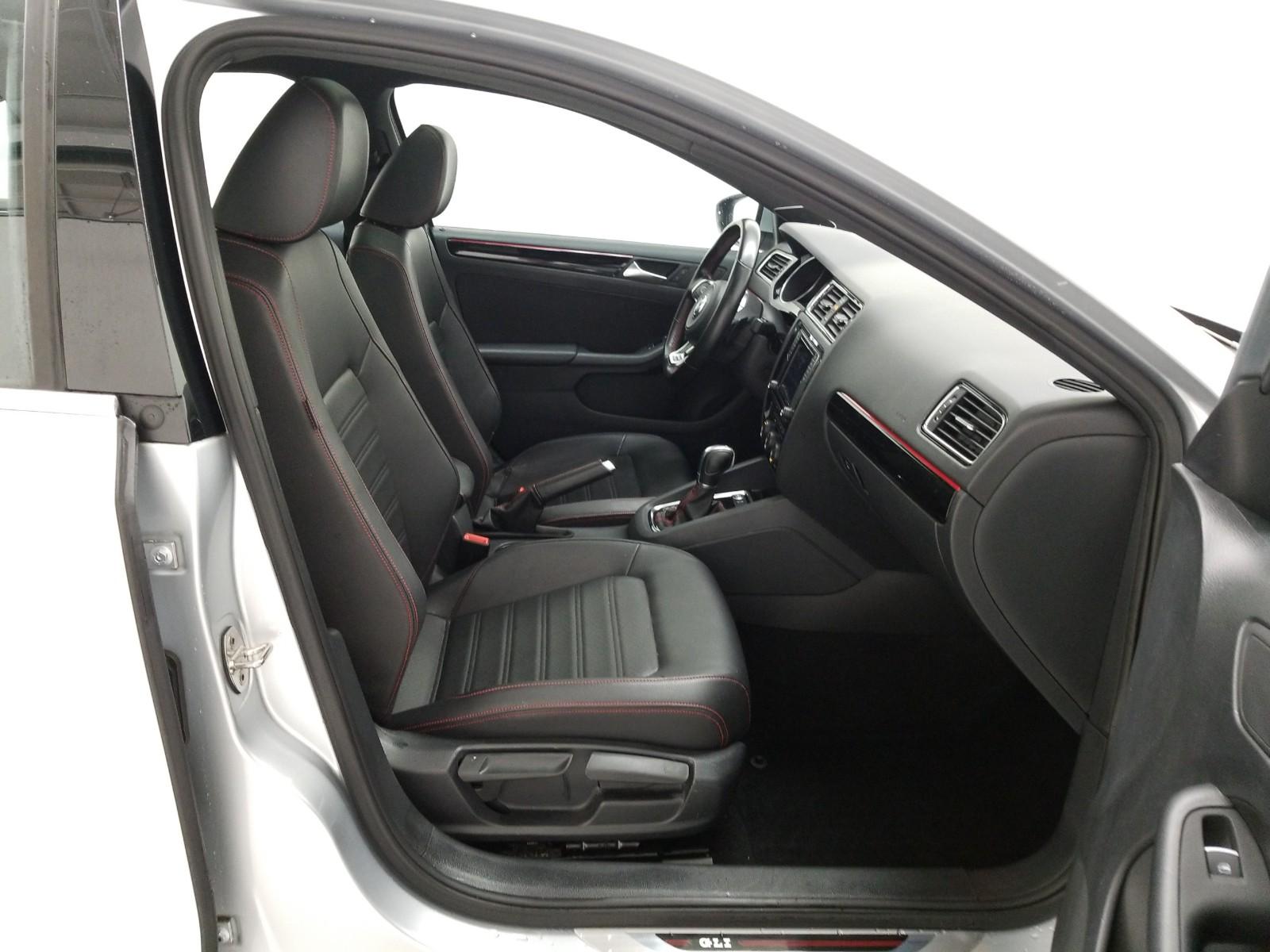 2016 Volkswagen JETTA GLI SE