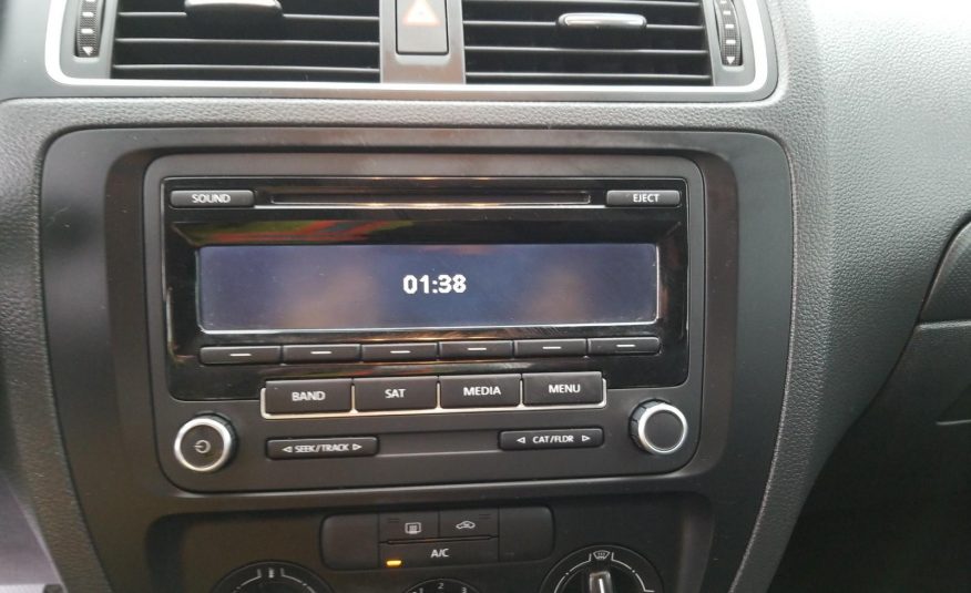 2014 Volkswagen JETTA 4C SE