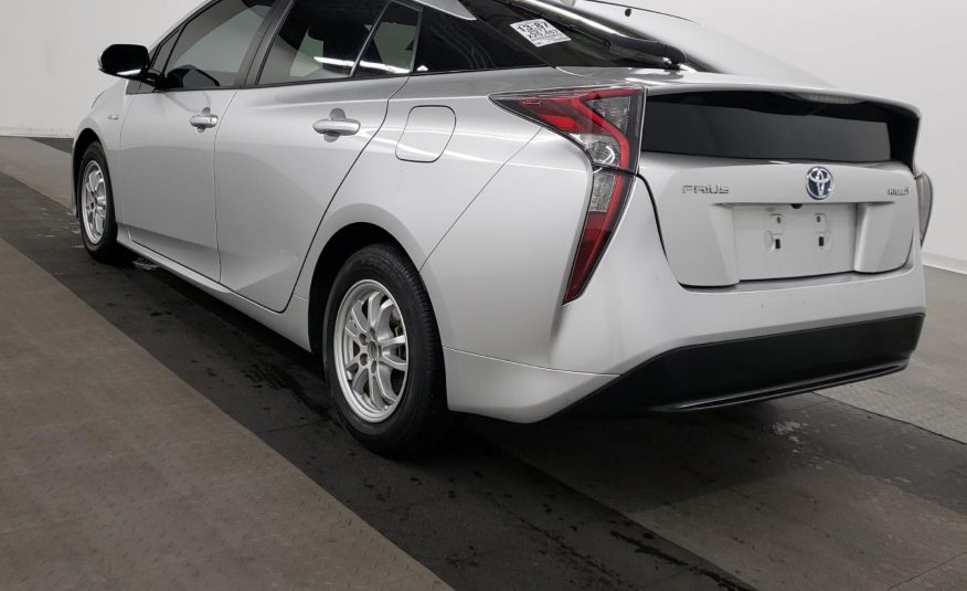 2017 Toyota PRIUS FOUR