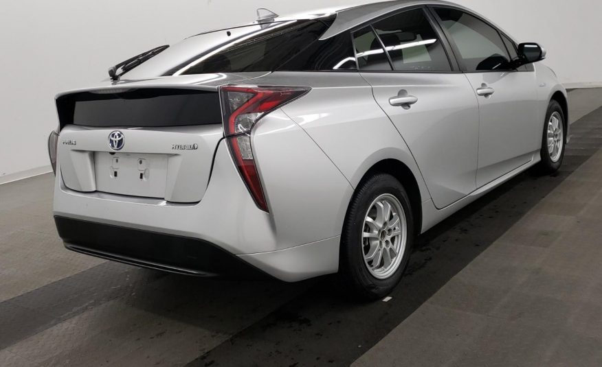 2017 Toyota PRIUS FOUR