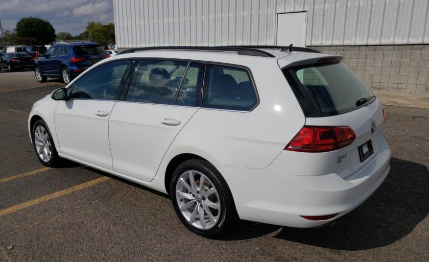 2017 Volkswagen GOLF FWD SE