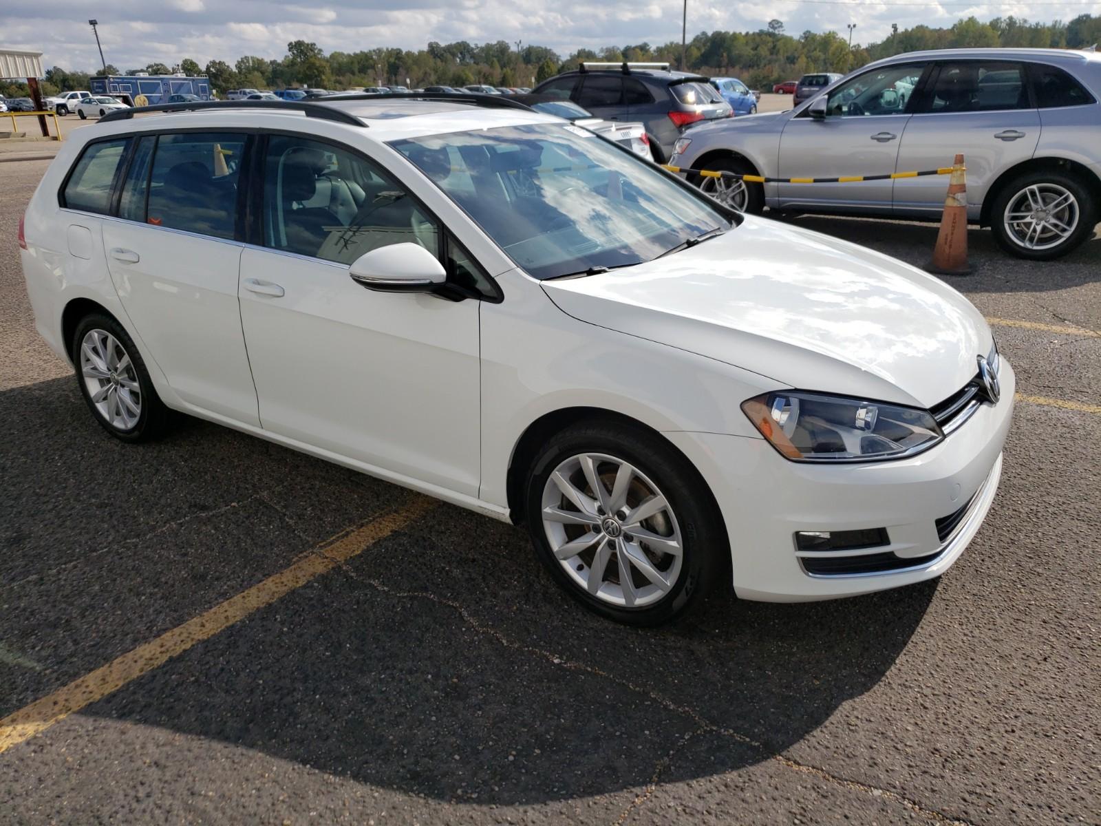 2017 Volkswagen GOLF FWD SE