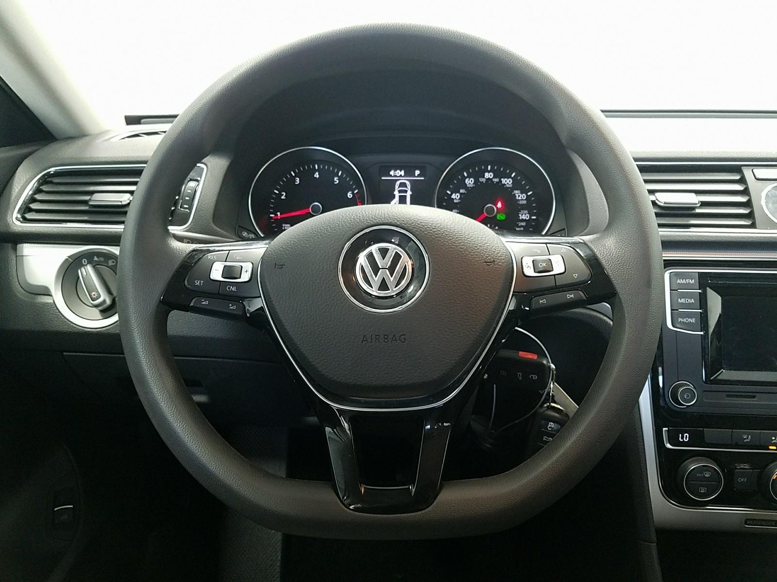 2016 Volkswagen PASSAT 4C 1.8T S