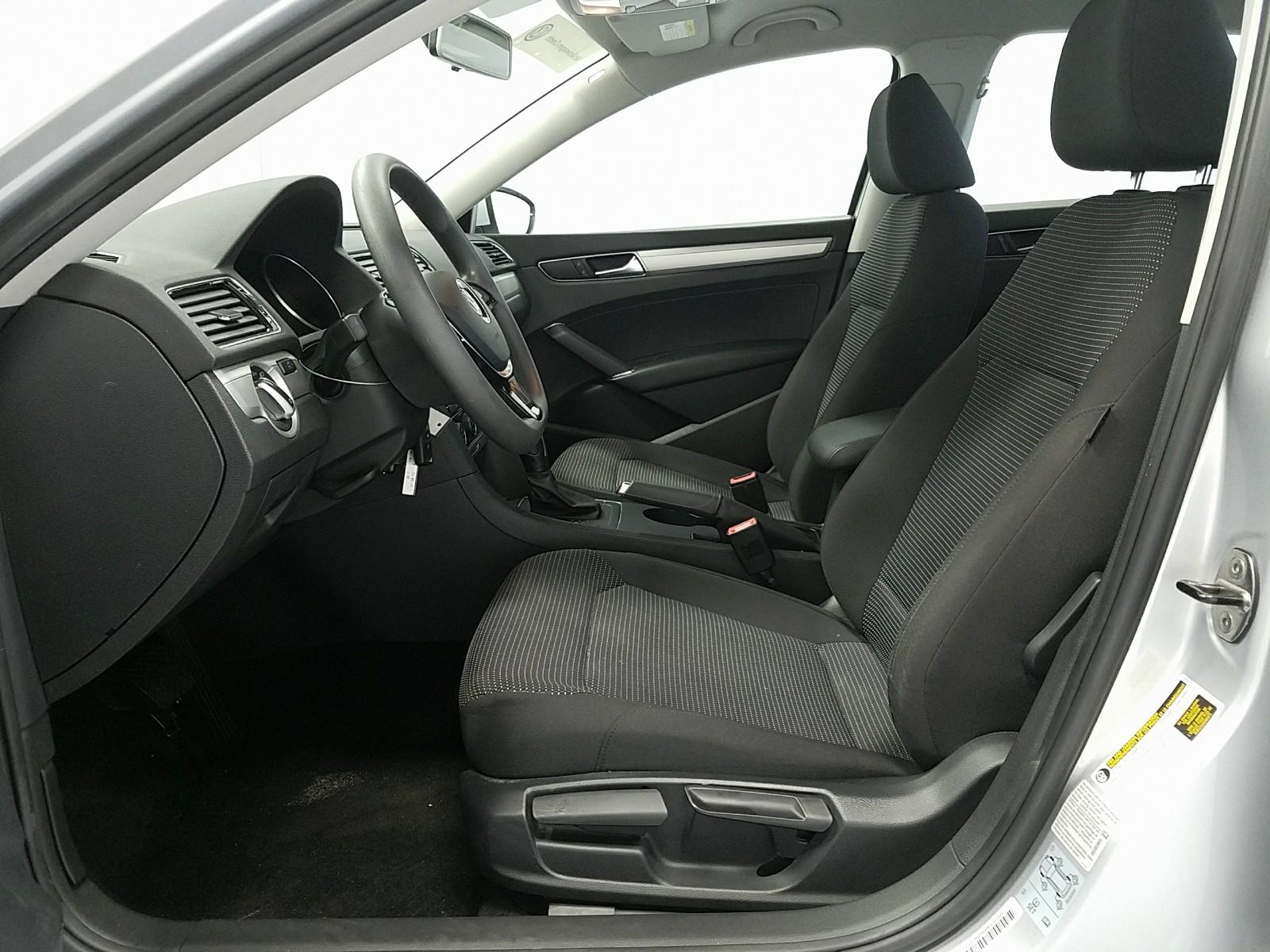 2016 Volkswagen PASSAT 4C 1.8T S